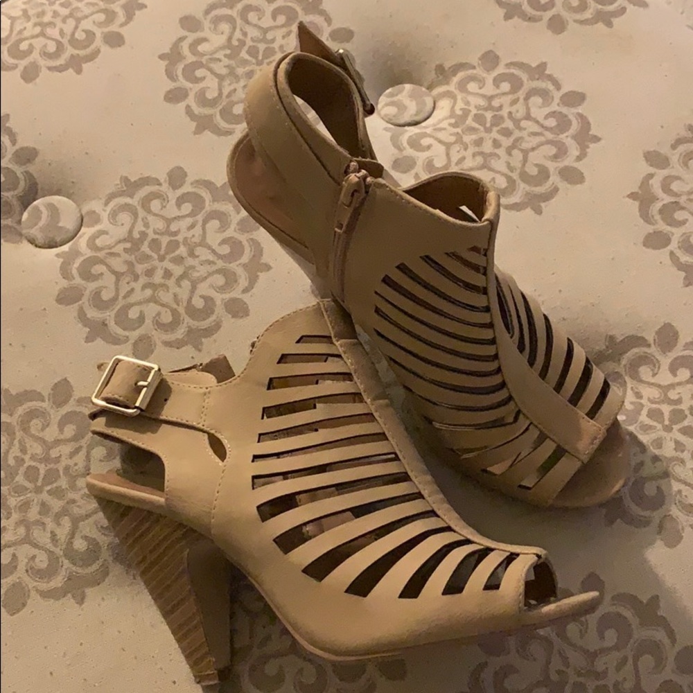 Beige heels